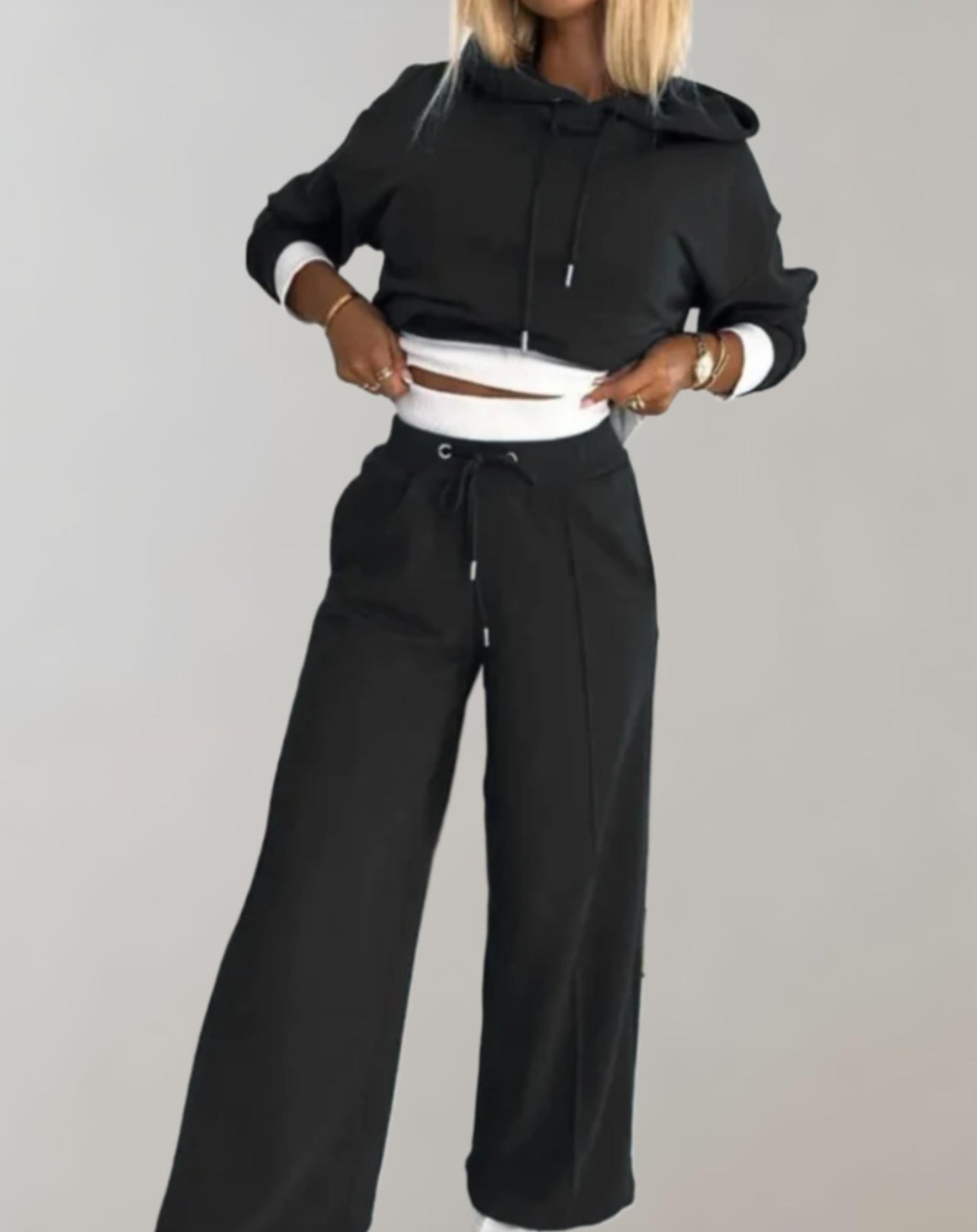 Soleira | Women’s Cropped Hoodie Tracksuit Set